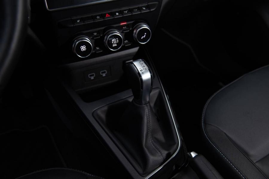 Детали интерьера Renault Arkana 2019 года  (фото 79 из 91)